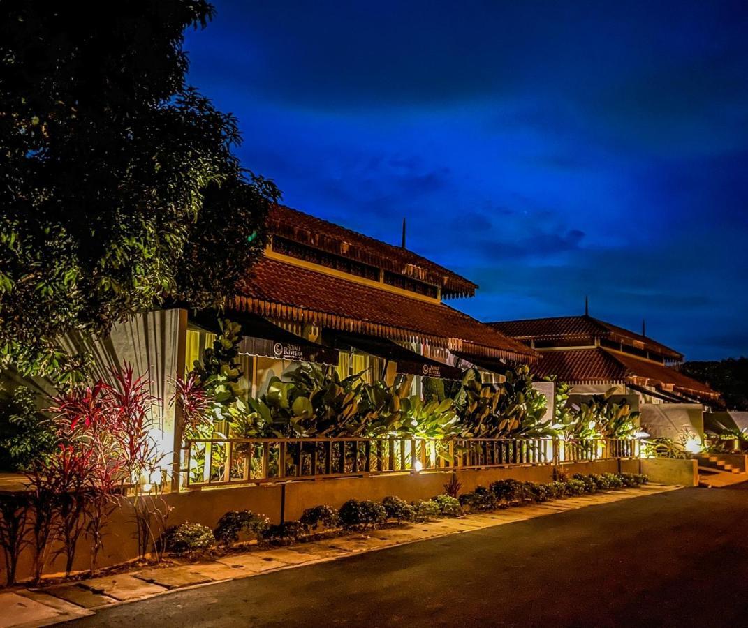 Royale Riviera Resort Private Pool Villas Pantai Cenang  Exterior photo