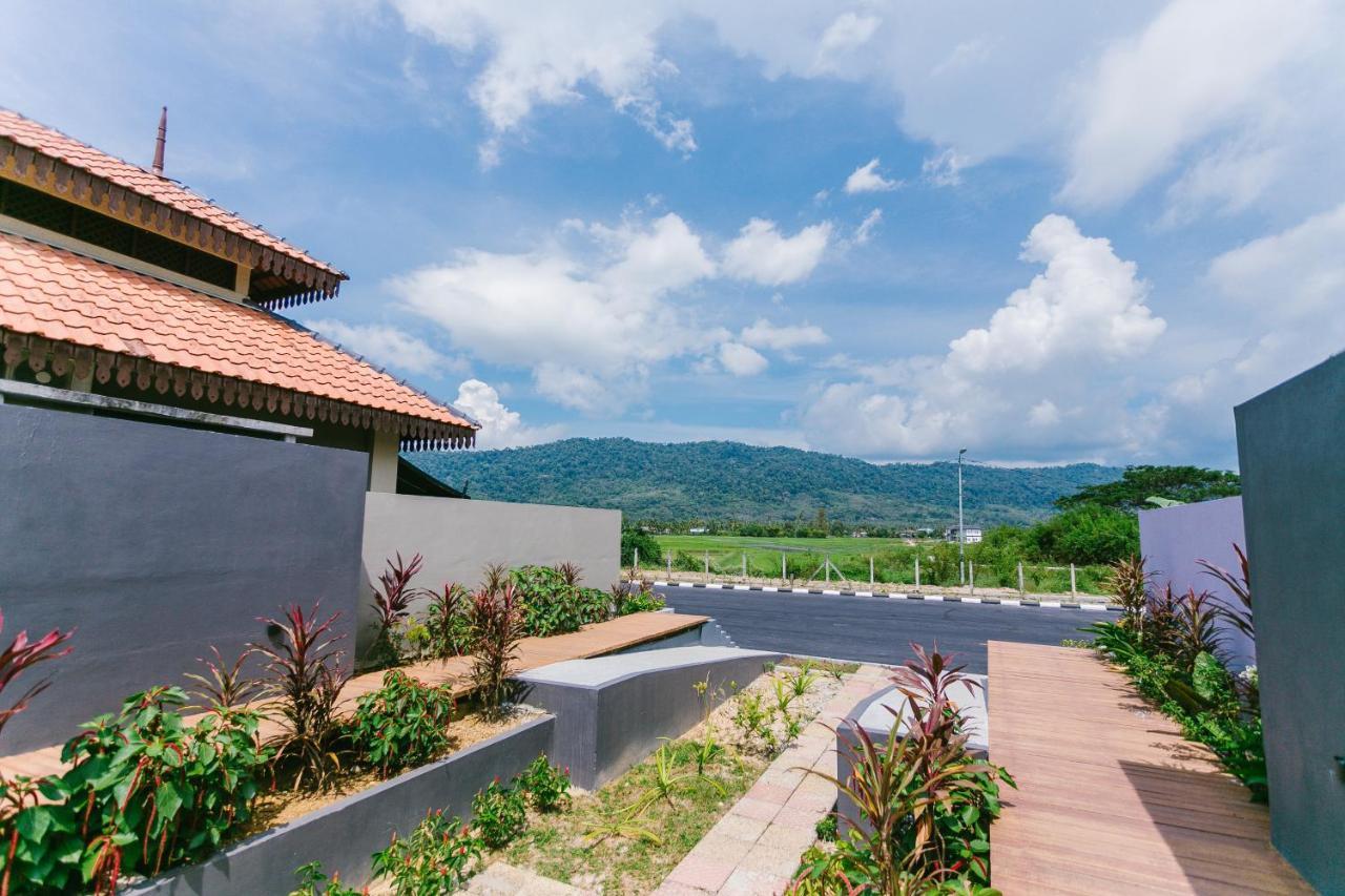 Royale Riviera Resort Private Pool Villas Pantai Cenang  Exterior photo